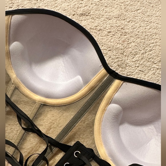 Corset Top: pushups bra - Picture 7 of 8